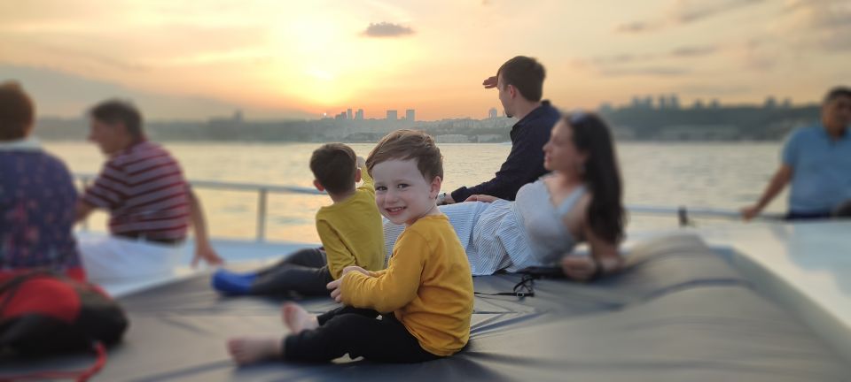 Bosphorus Sunset Cruise with Live Guide and Snacks