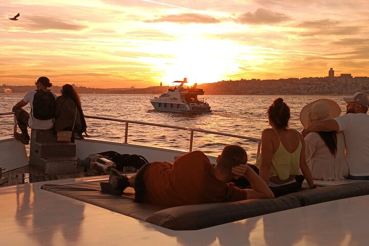 Bosphorus Sunset Cruise with Live Guide and Snacks