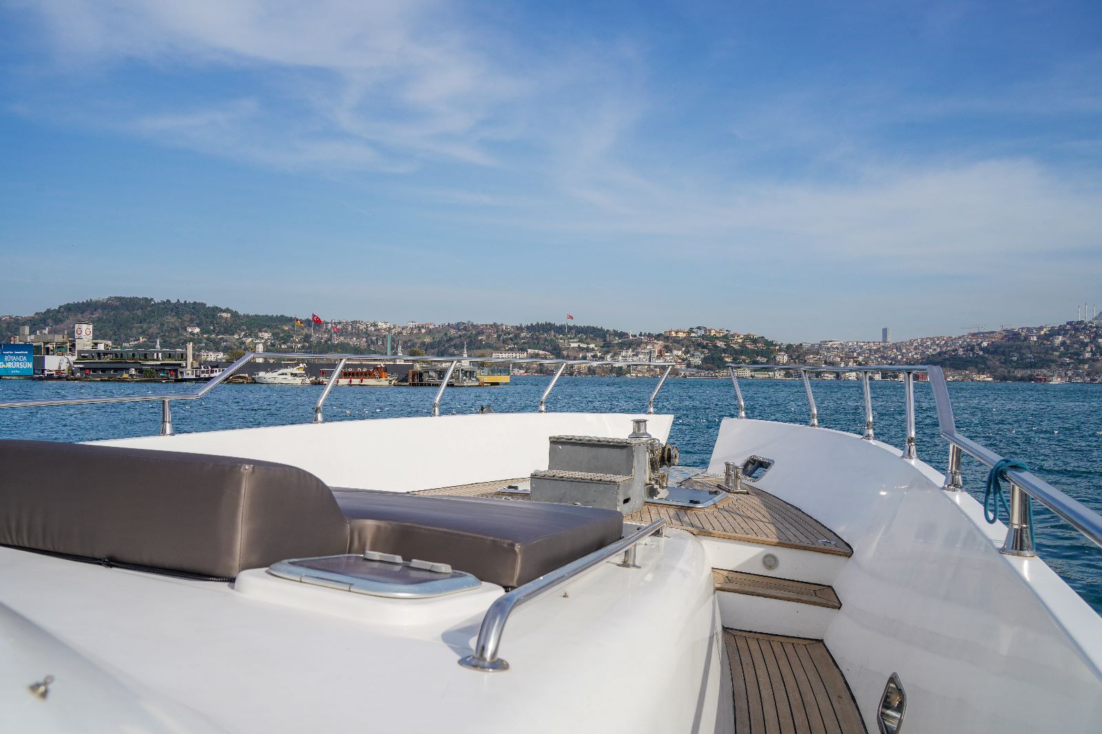 Bosphorus Sunset Cruise with Live Guide and Snacks